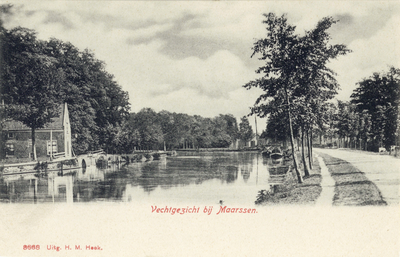 6695 Gezicht op het huis Zeldenrust te Nieuw Maarsseveen, met de Vecht en de Straatweg te Maarssen uit het noorden.N.B. ...